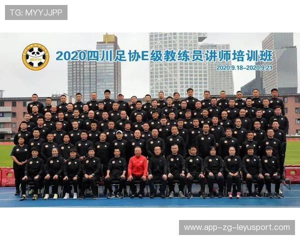 国足球队技战术培训体系完善策略，足球技战术训练全书pdf